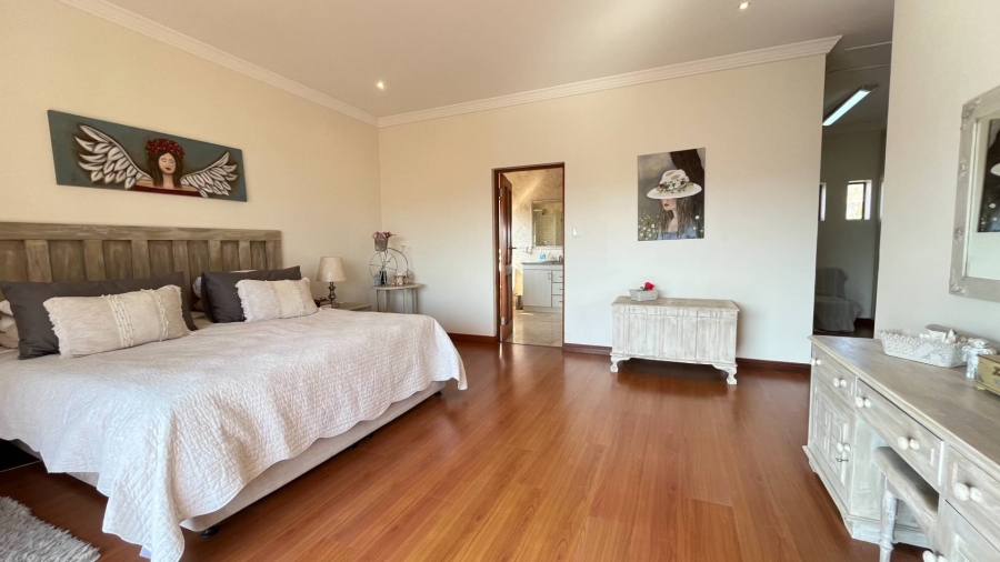 6 Bedroom Property for Sale in Hartenbos Heuwels Western Cape
